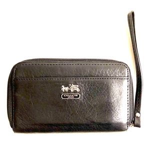 Coach wallet/ wristlet (Gently used)